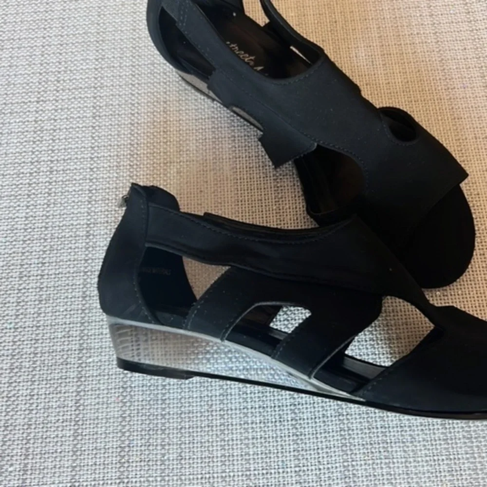 ♥️🥰Finesse by Easy Street Women's clear heels Pumps size7